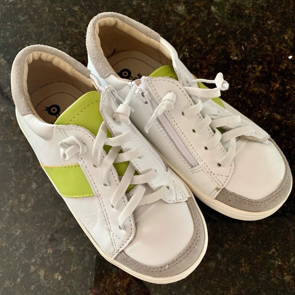 Old soles boy sneakers NWOT SZ us 13
